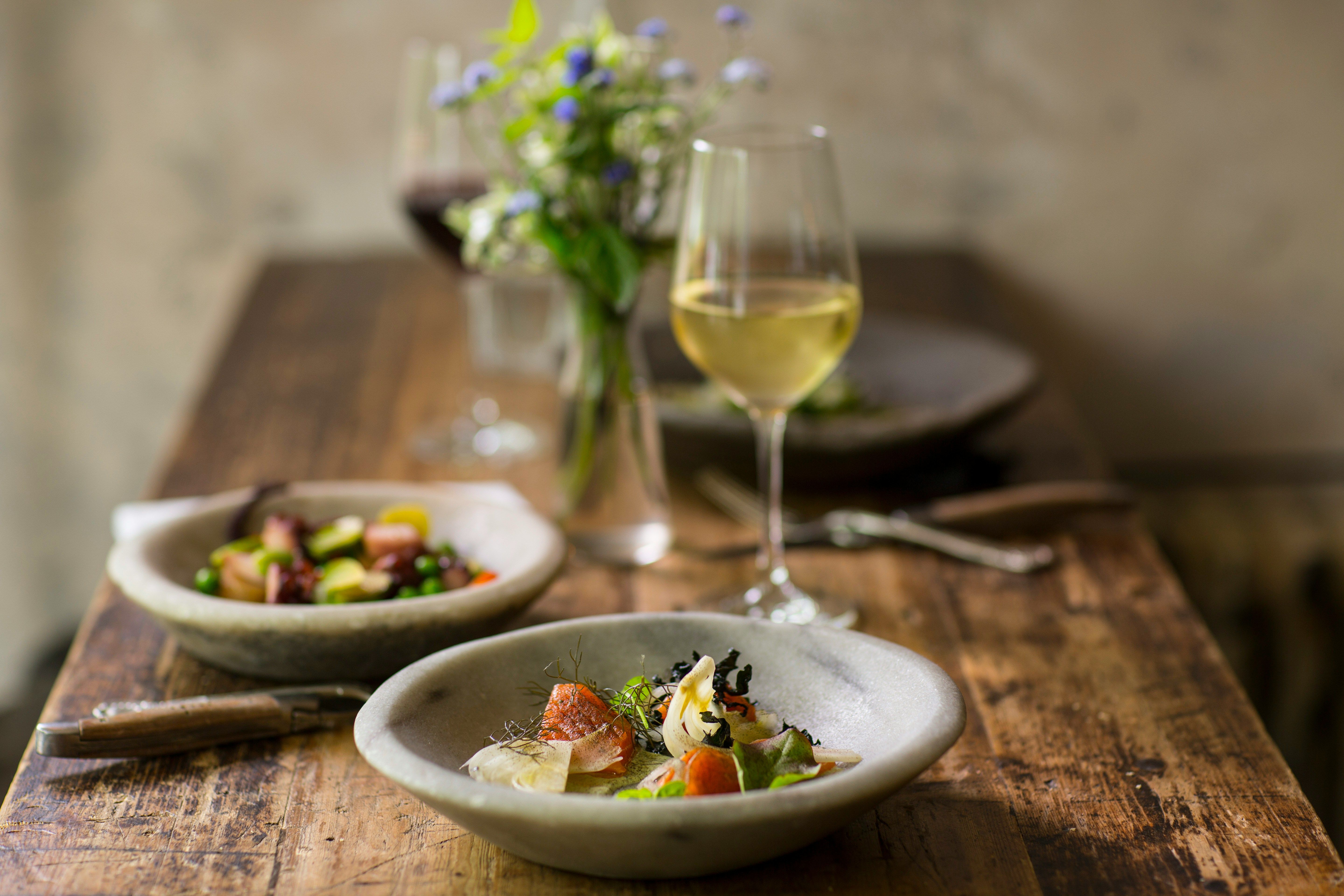 El arte del maridaje: cómo elegir el vino perfecto para cada plato